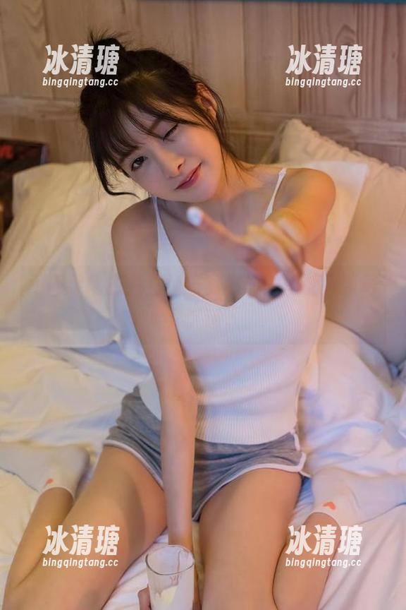 王羽杉 不同寻常的黑白,王羽杉的美图让人新奇又沉迷。