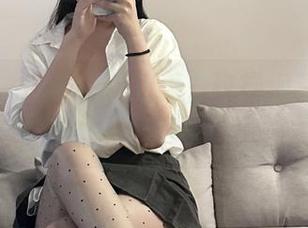 微密圈 – 追求纯粹的美，玫桃泡芙的纯欲妹纸套图更新让人心醉！
