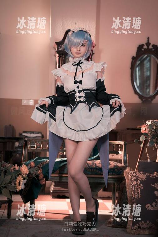 白莉爱吃巧克力 微风送来白莉爱吃巧克力的甜心写真,网盘里有个小惊喜!