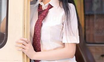 秀人网 – 没想到“Manuela玛鲁娜JK”也是个照片收集狂魔，原图里有啥好玩的呢？