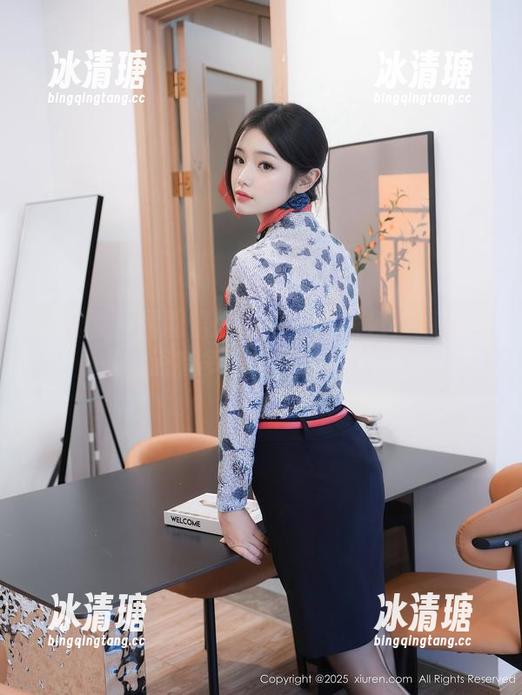 秀人网-圆圆酱 秀人网 - 圆圆酱的私房奶牛图包?我想知道有多少处草堆!?