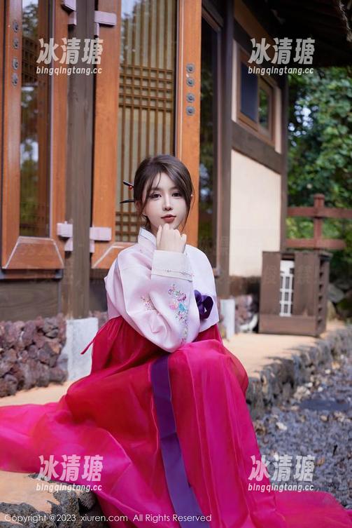 秀人网-徐莉芝Booty 秀人网 - 徐莉芝Booty体操服合集:美丽与灵活,照片配合着段子令人忍俊不禁!