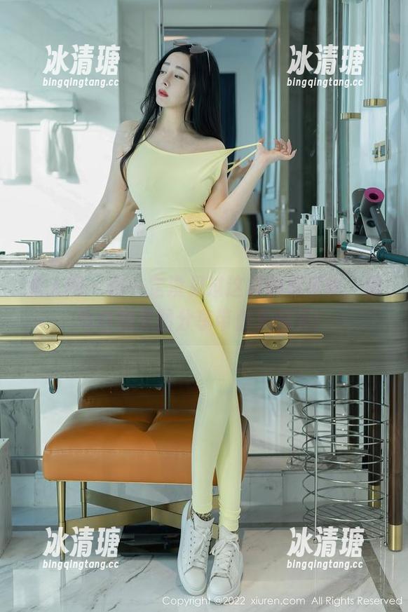 秀人网-田兮白 秀人网 - 你一定没见过这样的裤里丝,田兮白的美图分享带你乐翻天!