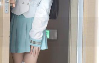秀人网 – 当兔女郎遇上艺轩：私拍套图大比拼，谁的耳朵更灵？