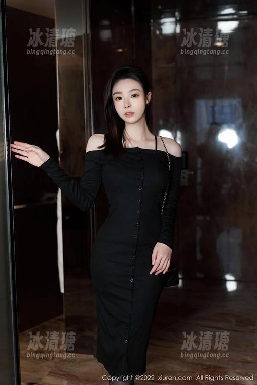 秀人网-陈梵妮Fanny 秀人网 - 这是哪出戏?陈梵妮Fanny夏日合集,宛如夏天里的百变魔女!