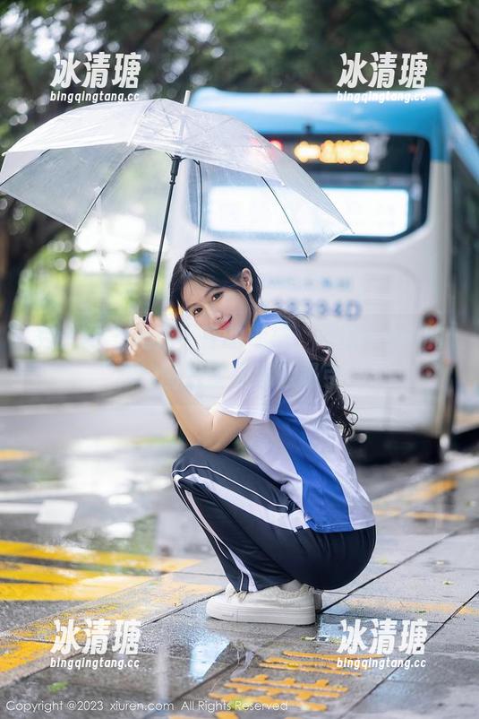 秀人网-雨瞳Yoyo 秀人网 - 无处不在的棉袜,雨瞳Yoyo的私拍图包就是那么吸引!