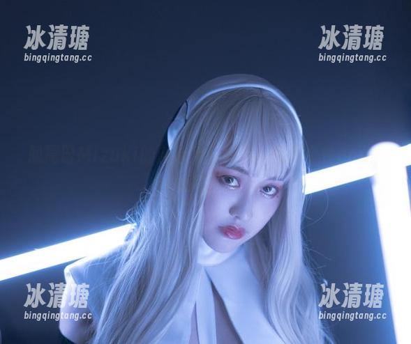 脱尾巴Mizuki 脱尾巴Mizuki的游泳池狂想曲:精选个性cos,水花四溅