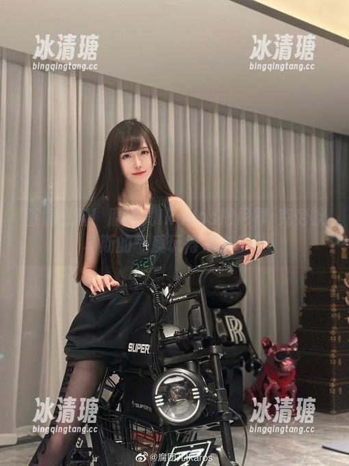 腐团儿Ikaros 图集更新!腐团儿Ikaros把尼禄·克劳狄乌斯的气质玩得不亦乐乎
