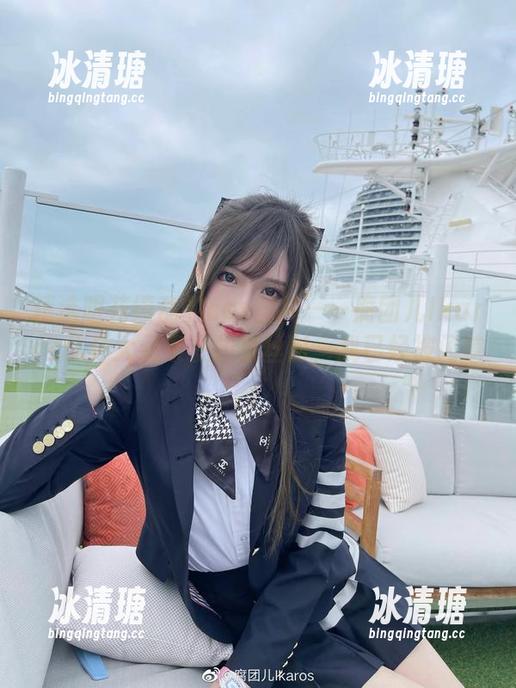腐团儿Ikaros 精选眼花缭乱的cos图片——腐团儿Ikaros化身大元素使拉克丝时,我已经被闪瞎。