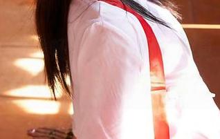 蜜桃社 – 在线畅游美绪的JK写真，谁能抗拒这股甜蜜的气息呢？