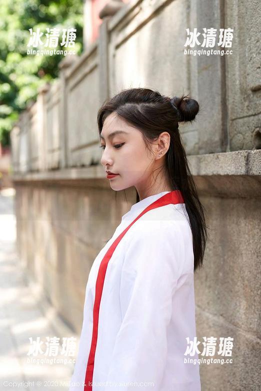 蜜桃社-雪梨sherry 蜜桃社 - 雪梨sherry的死库水套图,泳圈都要害羞了!