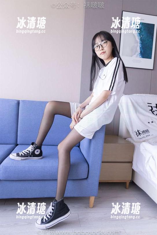 袜啵啵-小甜豆 袜啵啵 - 小甜豆出没,带着作品集里的油亮灰丝和透明设计,资源闪亮登场!