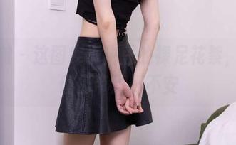 袜啵啵 – 这图库小甜豆的裸足花絮，完美但仍带点小不安