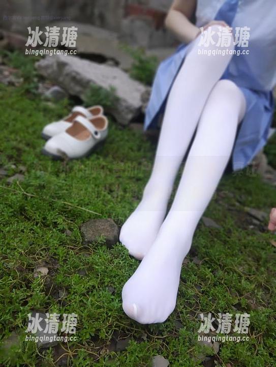 西尔酱 (不)小心西尔酱的户外写真合集,真让人一颗心儿扑通扑通的,哦唷~