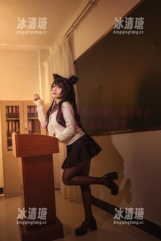戳进贞子蜜桃的清纯高清美图，味道有点微妙哦，让我想起那年的夏天。