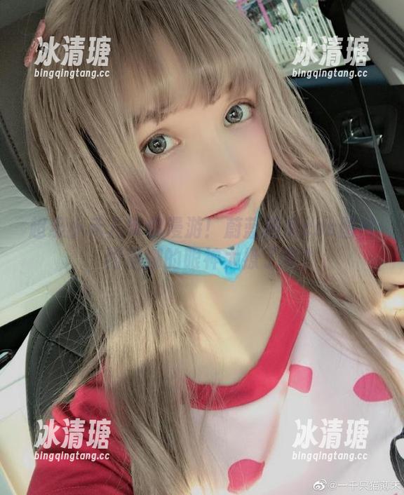 超级小禾儿带你漫游！蔚蓝档案cos图片，阿洛娜的眼神太撩了吧？