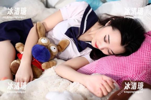 轰趴猫-梓萱 轰趴猫 - 梓萱的浴室纪实全集:水与泡泡的完美组合,下载的时候请准备好零食。