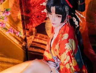 金鱼yui变身御姐cos：不知道她怎么做到的，但就这怒斥力让我想要快速按停止键！