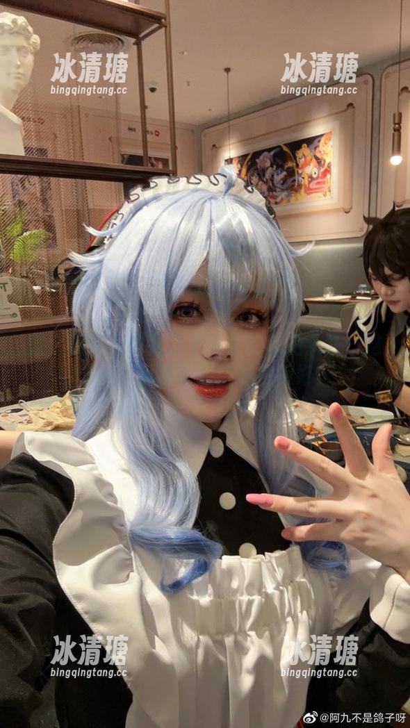 阿九从不咕咕 整个校园为阿九从不咕咕的私拍疯狂:这学姐,明明有哪些书没背好?