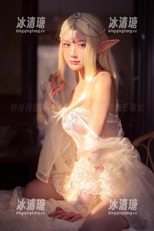 阿包也是兔娘 转身间的阿包也是兔娘:全套传统长裙女仆写真,快来看这“韵味”