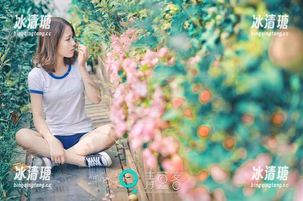 青豆客-徐妍馨Mandy 青豆客 - 徐妍馨Mandy的三亚全套图包,沙滩与风景的‘亲密接触’选集