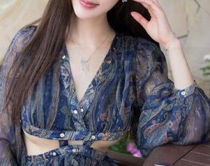 魅妍社 – 隐藏在校园里的私房作品，赵欢颜Jessica的脚下竟是过往的回音。